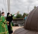В Бунырево освятили купола и кресты нового храма 
