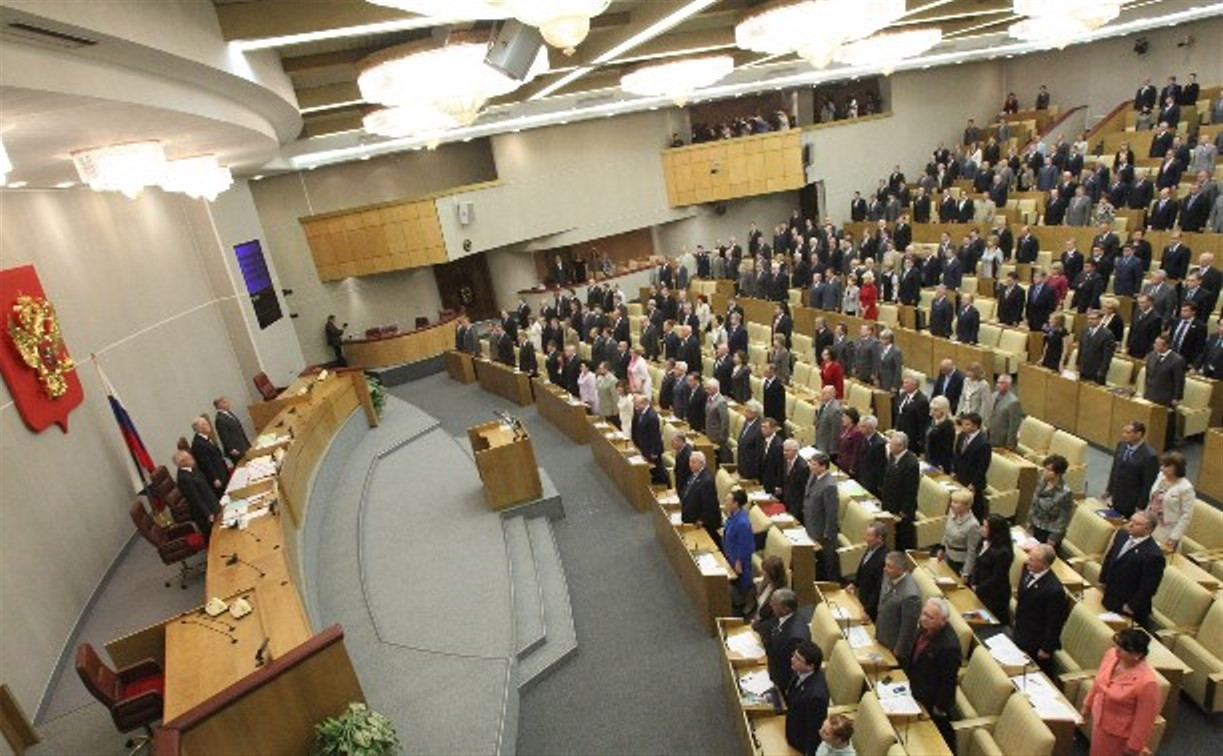 Игорь Зотов предложил вдвое сократить финансирование политических партий