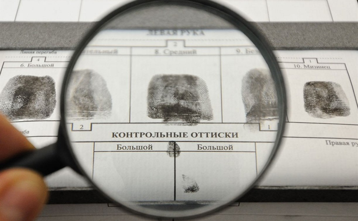 В Новомосковске полицейские по отпечаткам пальцев нашли похитителя бижутерии