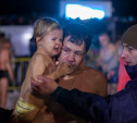 Депутат Госдумы назвал ненормальным купание маленьких детей в крещенской проруби 