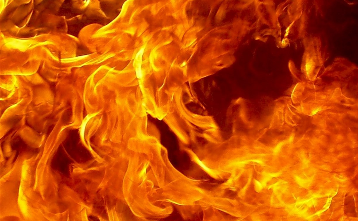 Тульские пожарные вынесли жильца из горящей квартиры