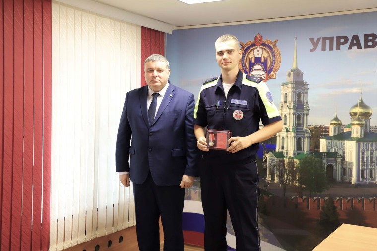 Илья Беспалов вручил награды сотрудникам ГАИ