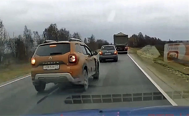 «Накажи автохама»: под Тулой водитель Renault Duster опасно обогнал по встречке