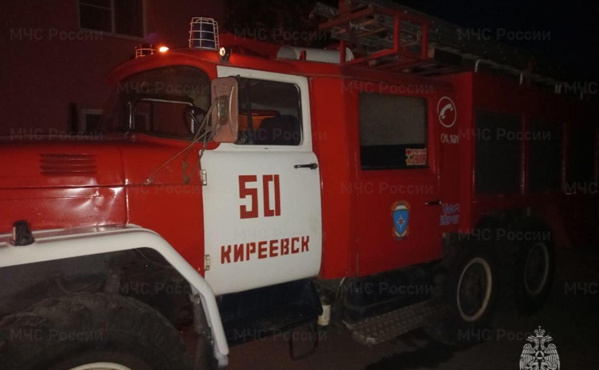 Ночью в Киреевске горела пятиэтажка: сотрудники МЧС спасли 5 жильцов