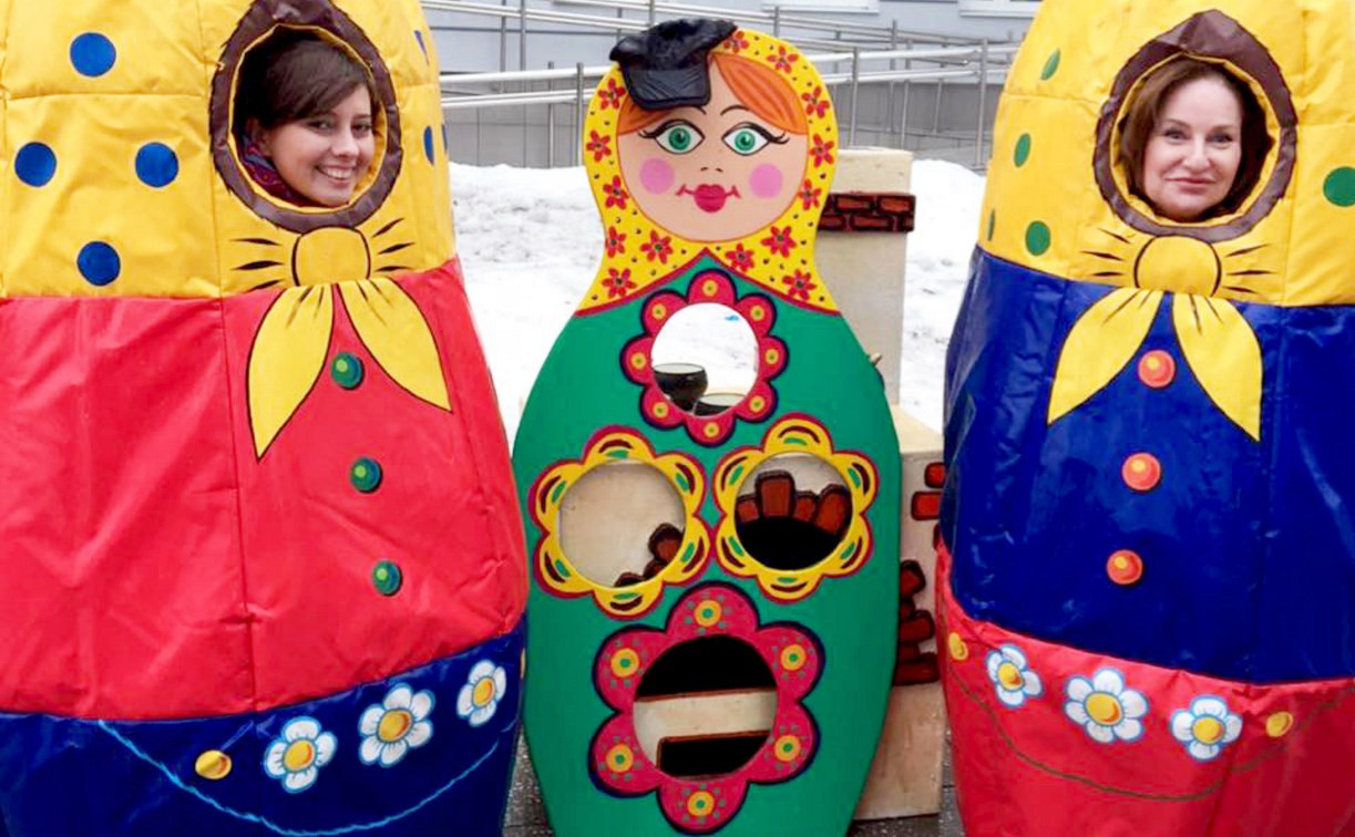 Фестиваль зимних игр в Туле: забег гигантских матрешек, экстремальные гонки и метание валенка 