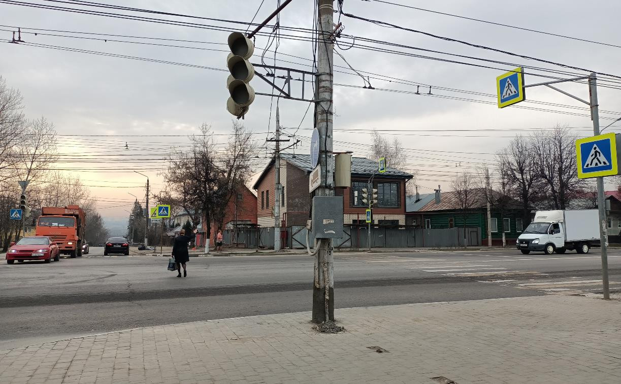 В Туле на перекрестке улиц Октябрьской и Токарева не работают светофоры