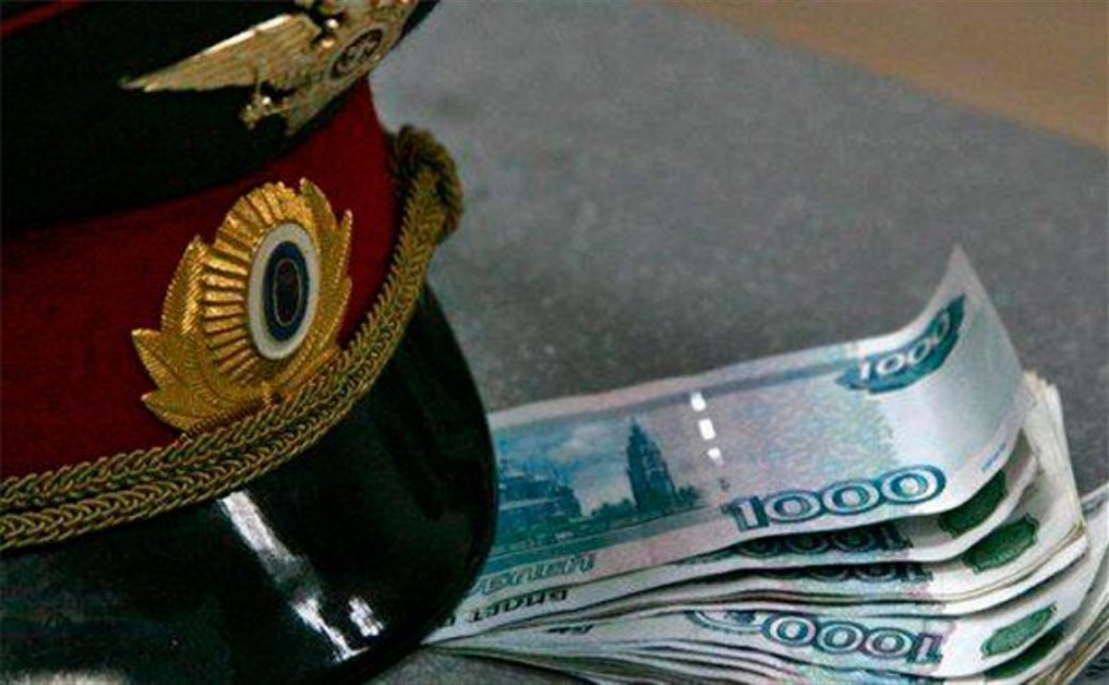 В Донском бывший ГИБДДшник заплатит штраф 100 тысяч рублей за взятку