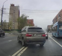«Накажи автохама»: в Туле водитель BMW повернул на парковку через сплошную