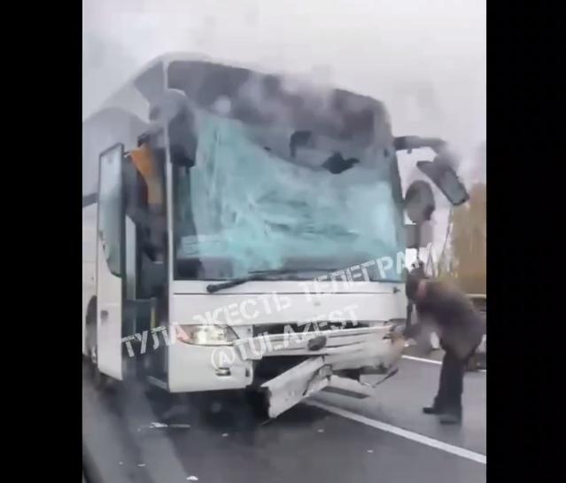 В Тульской области пассажирский автобус попал в ДТП на трассе М-4 