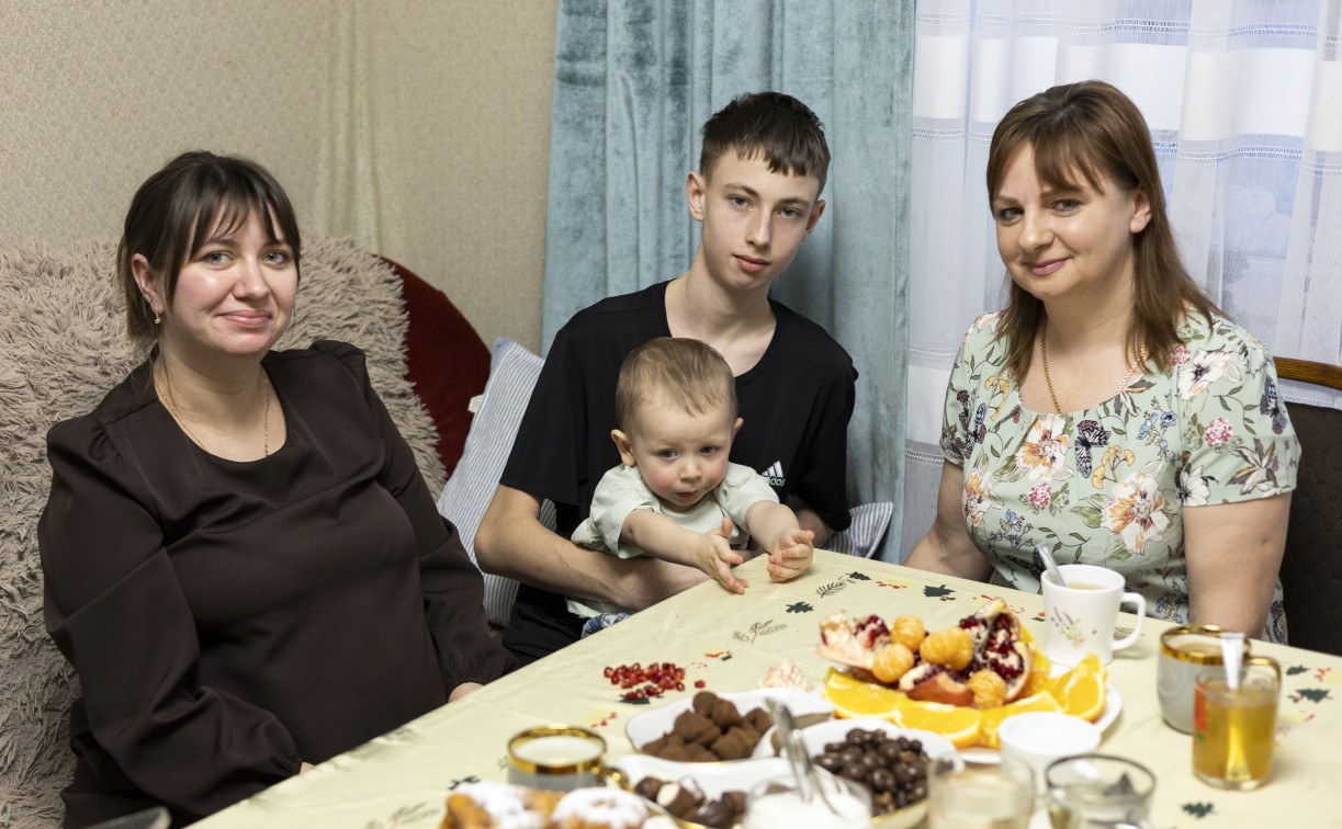 Сильные женщины воспитывают сильных мужчин: как мама бойца создала День семей защитников Отечества