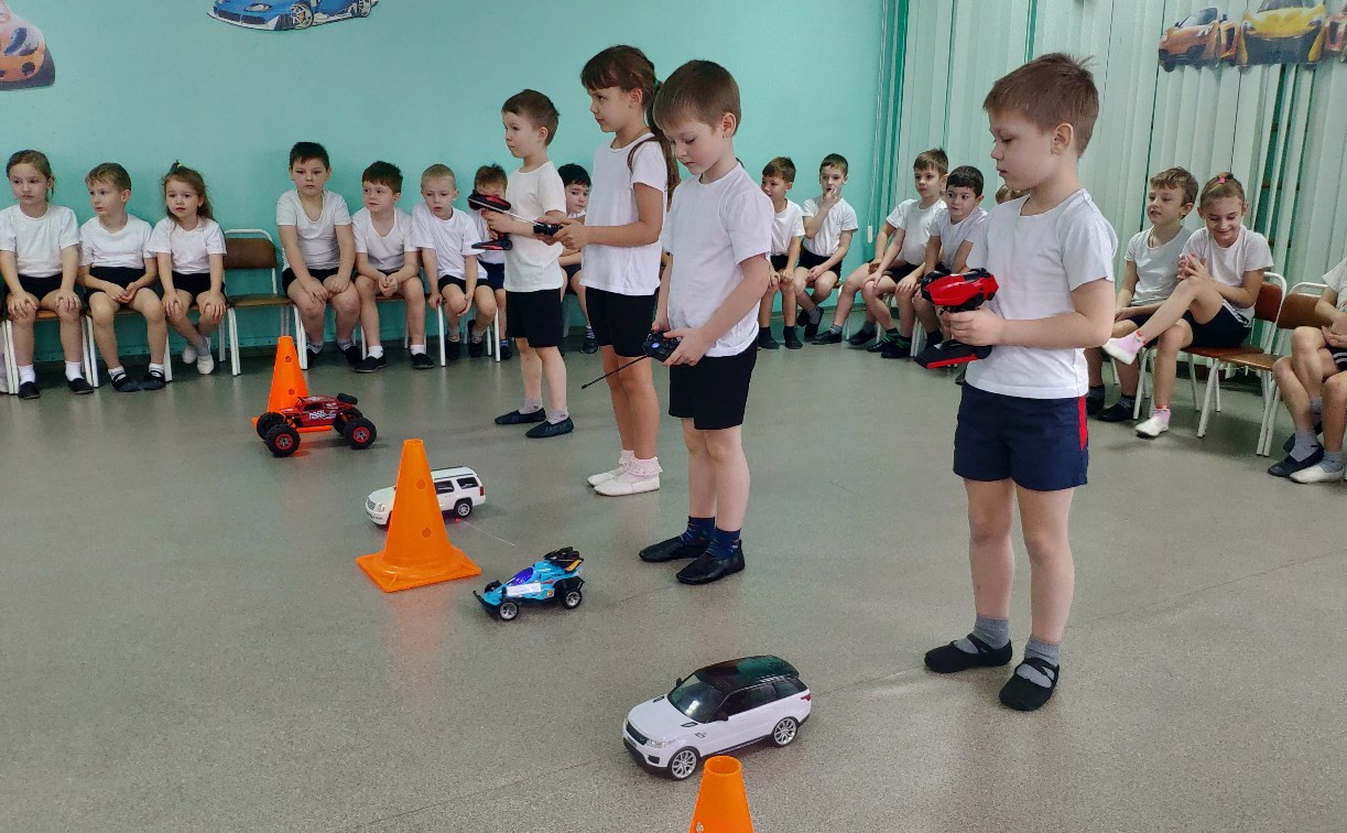 Воспитанники тульского детсада соревновались в гонках на радиоуправляемых машинках
