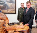 В Туле открылась выставка военных произведений, организованная Минобороны России