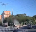 На ул. Ложевой пешеход убрал руки за спину и пошел под колеса