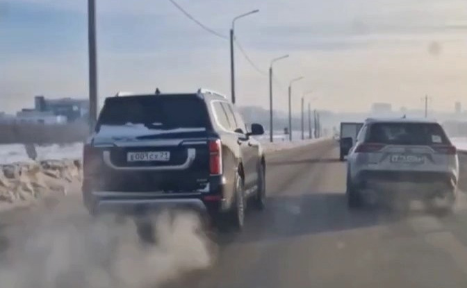 На Калужском шоссе водитель решил, что спешит больше всех