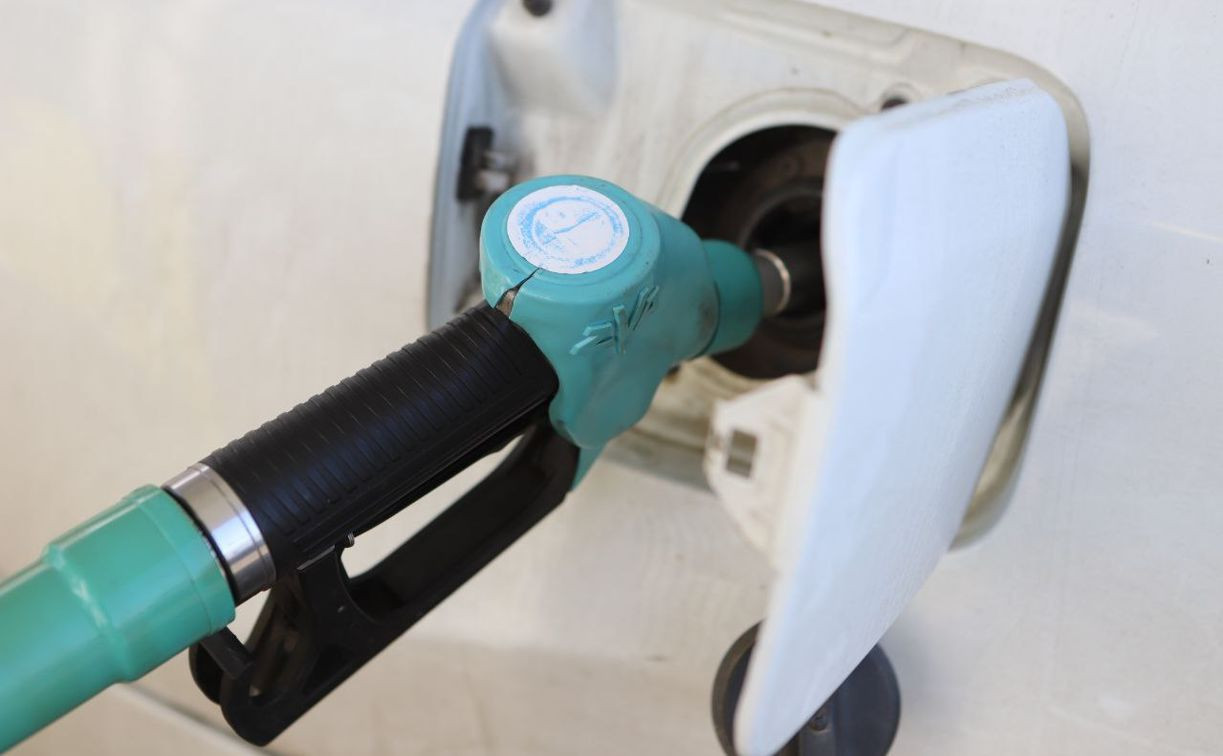 Цены на бензин опять могут взлететь: виноваты санкции?