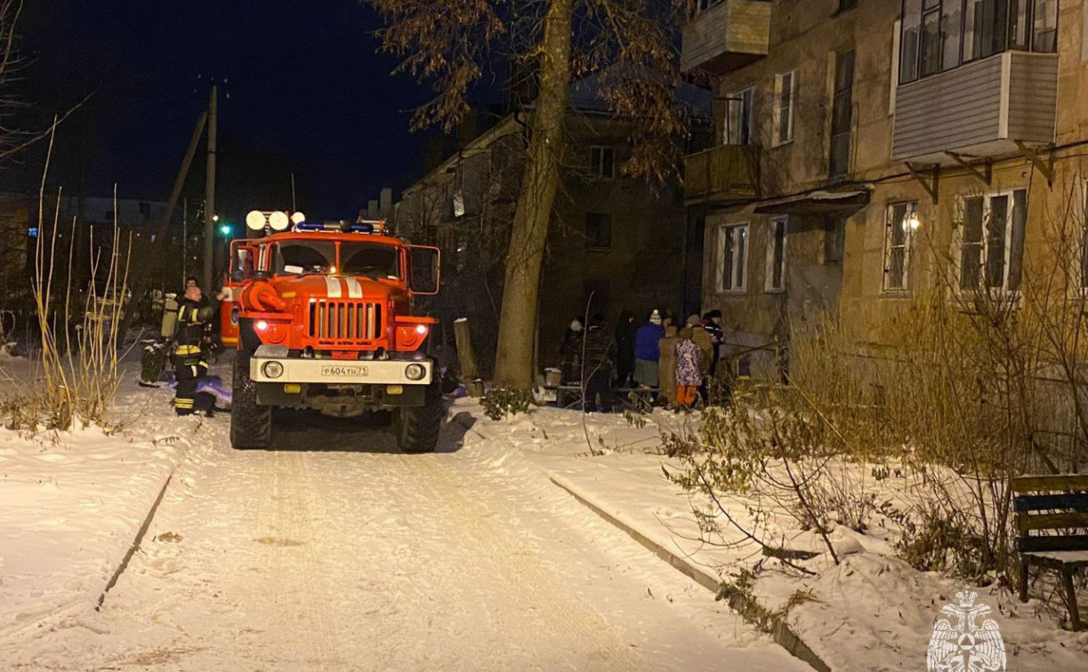 На пожаре в Суворове огнеборцы спасли мужчину