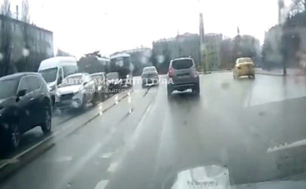 В Туле водитель не понимал, что едет по встречной полосе