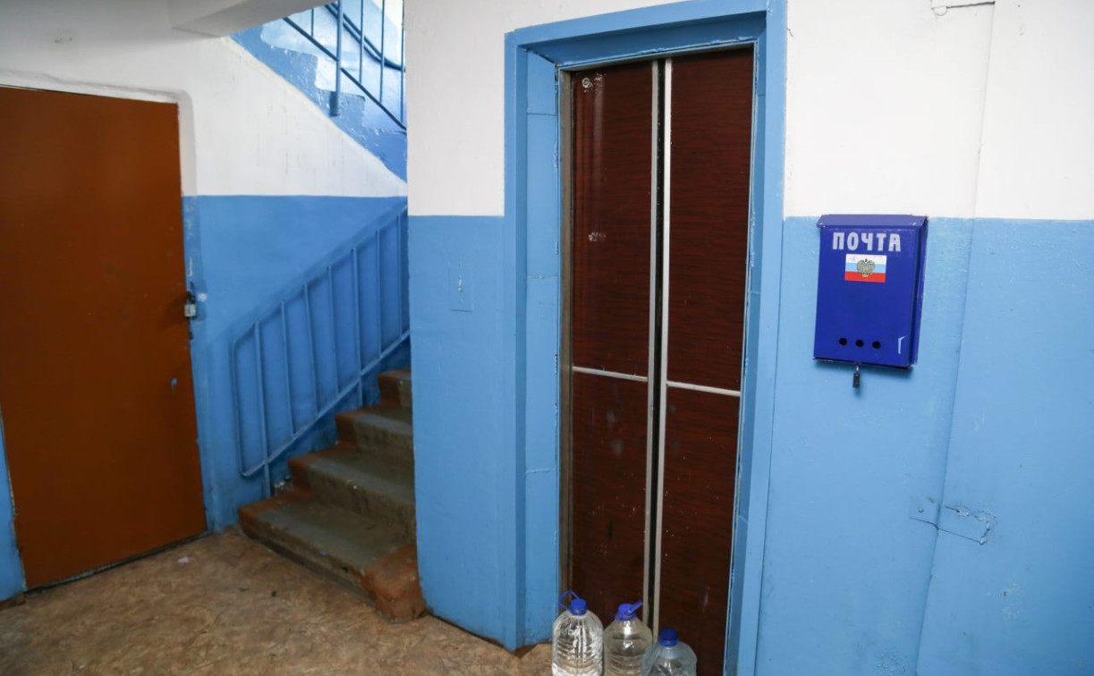 Туляков предупредили, что старые лифты в многоэтажках остановят после 2030 года