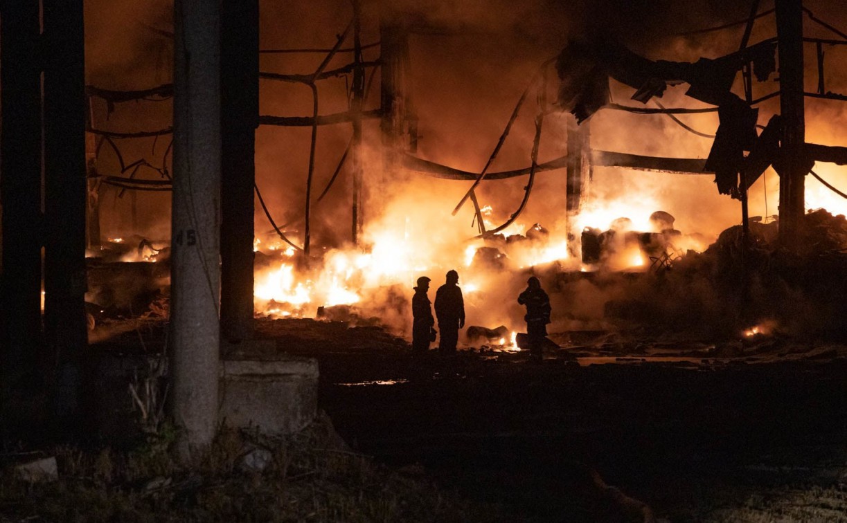 Пожар на заводе «Пластик» в Узловой мог произойти из-за неостожного обращения с огнем при курении