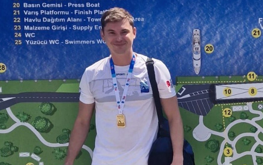 Туляк за 1,5 часа переплыл пролив Босфор: плавать он научился всего полтора года назад