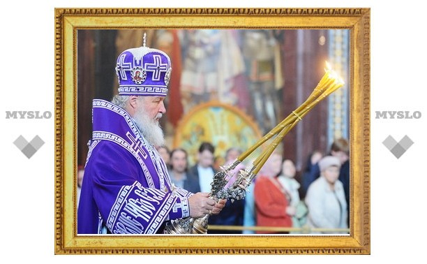 В праздник Воздвижения Креста Господня Святейший Патриарх Кирилл совершил Божественную литургию в Храме Христа Спасителя