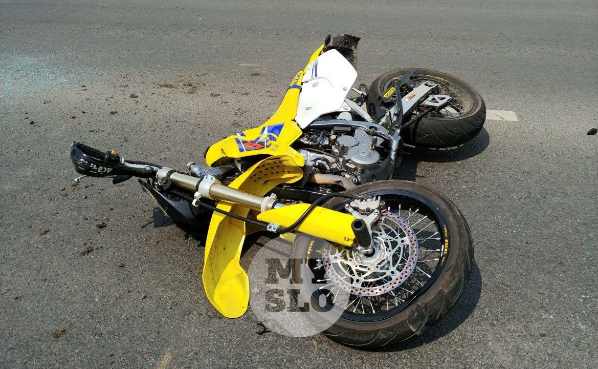 На улице Мосина в Туле легковушка сбила мотоциклиста