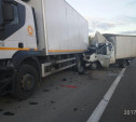 На М-2 «Крым» столкнулись два грузовика