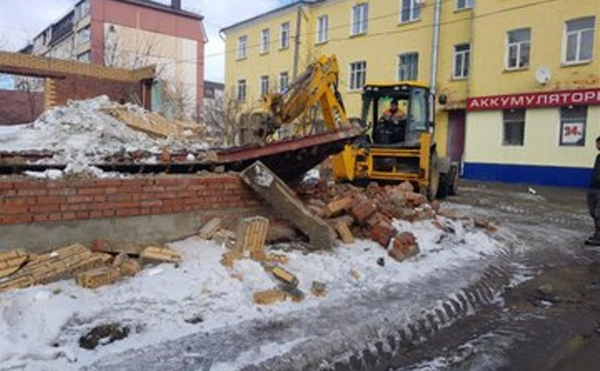 На ул. Кирова в Туле снесли недостроенный дом
