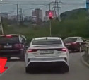 В Туле водитель BMW проехал по встречке, на красный