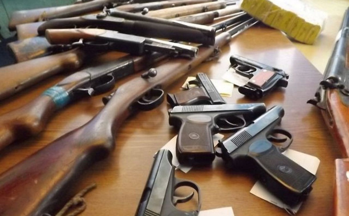 В Богородицке двух братьев осудили за торговлю оружием