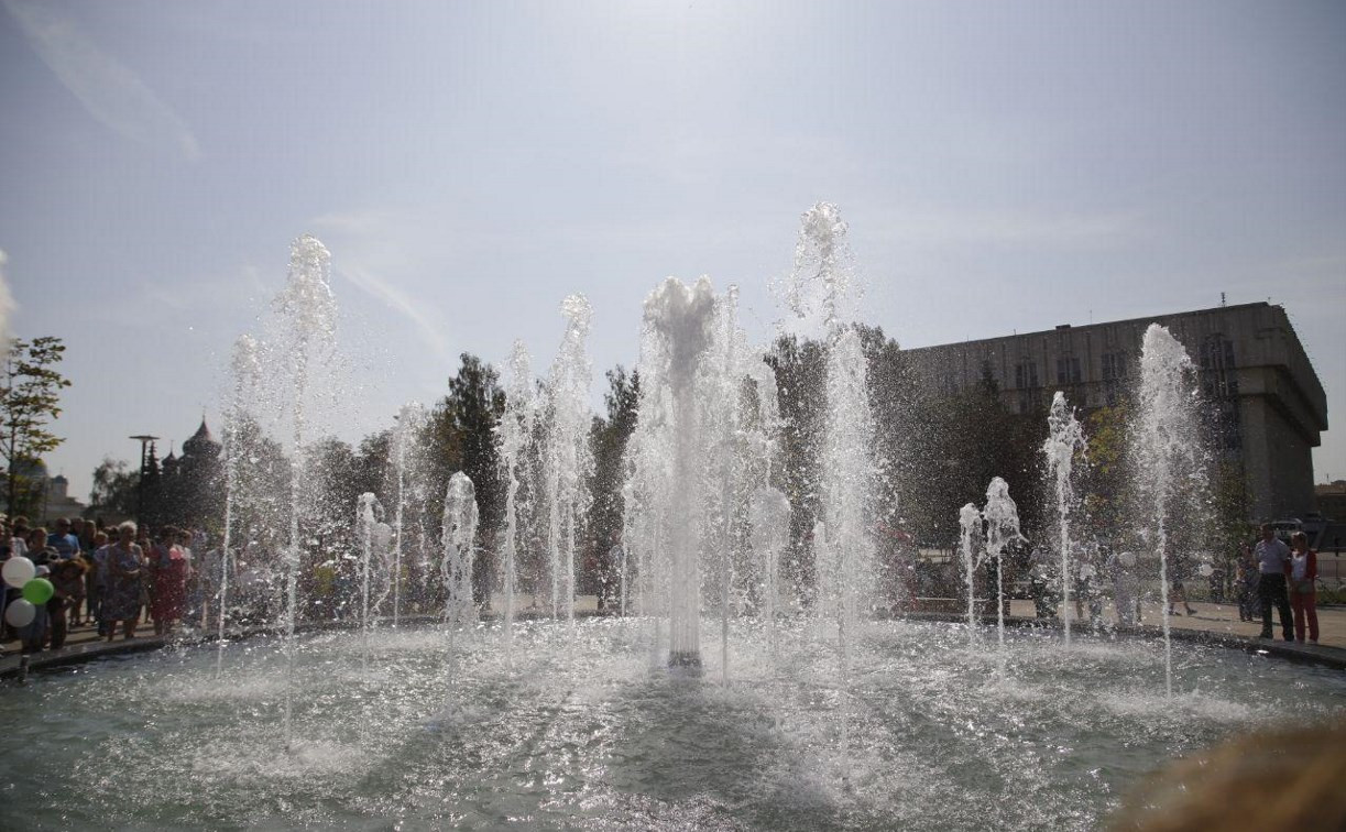 На Крестовоздвиженской площади в Туле открыт поющий фонтан