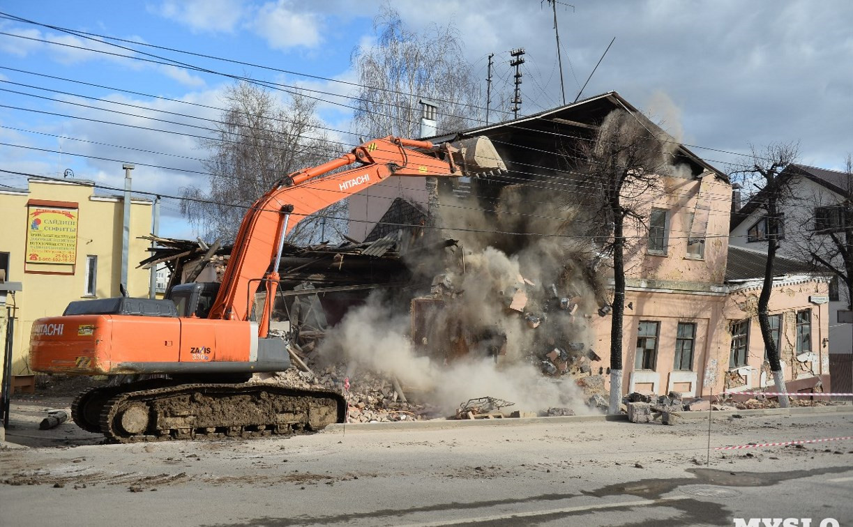 Собственник снесенного на Октябрьской памятника архитектуры готов заново отстроить здание