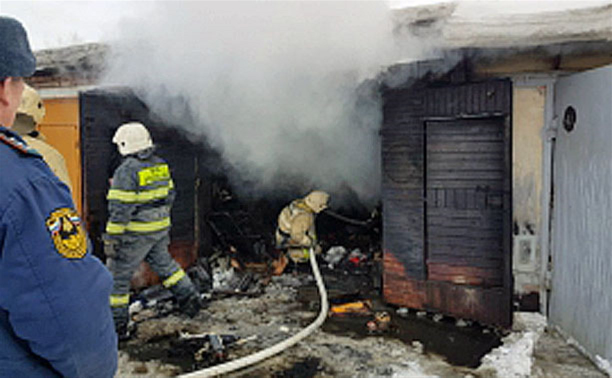 Пожар в гаражном кооперативе уничтожил мопед, мотоцикл и скутер