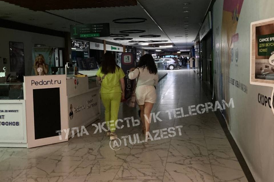 В Пролетарском районе молния ударила в ЛЭП: часть домов осталась без электричества