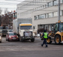 В Туле возле цирка столкнулись «Ниссан» и грузовик