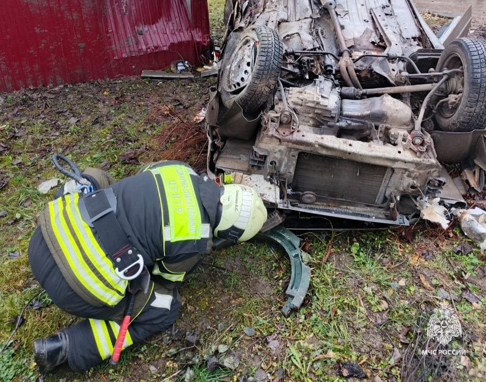 В Ефремове водитель «Лады» чуть не угробил 17-летнюю пассажирку и сбежал