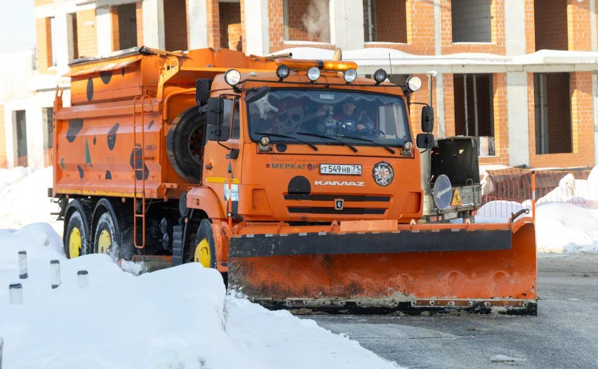 Будни тульского водителя снегоуборочной машины
