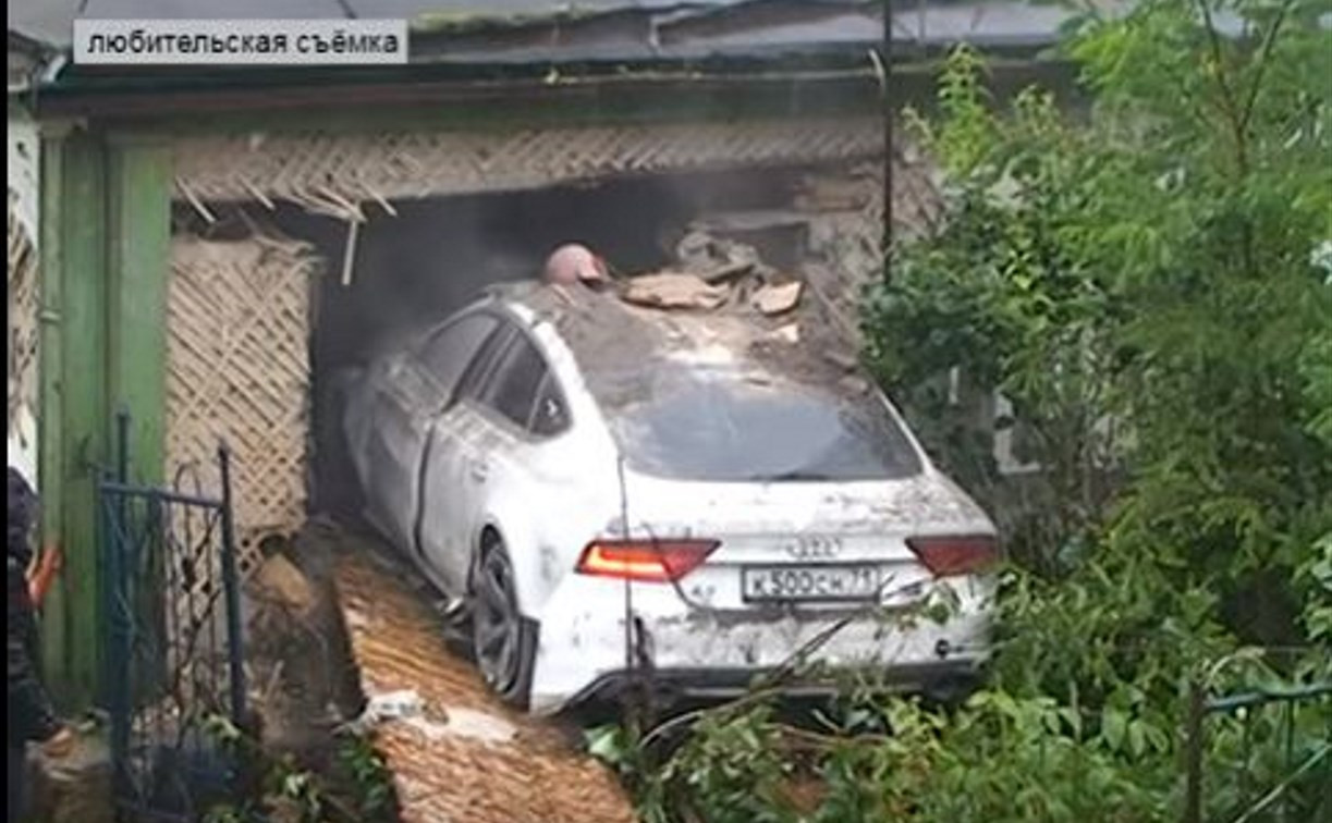 В Орловской области туляк на «Ауди» проломил три стены жилого дома
