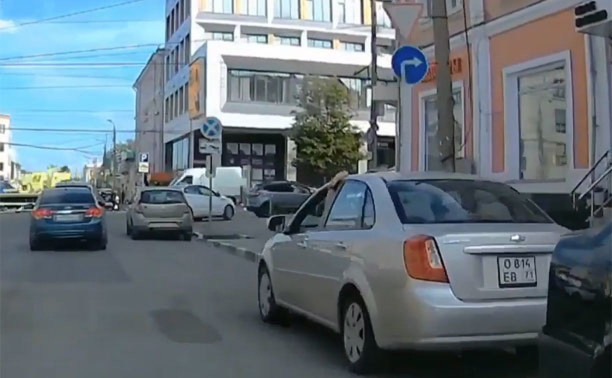 Еще один участник «симпозиума» нарушителей парковки на ул. Каминского получил штраф