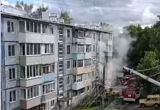 В зареченской пятиэтажке загорелись две квартиры