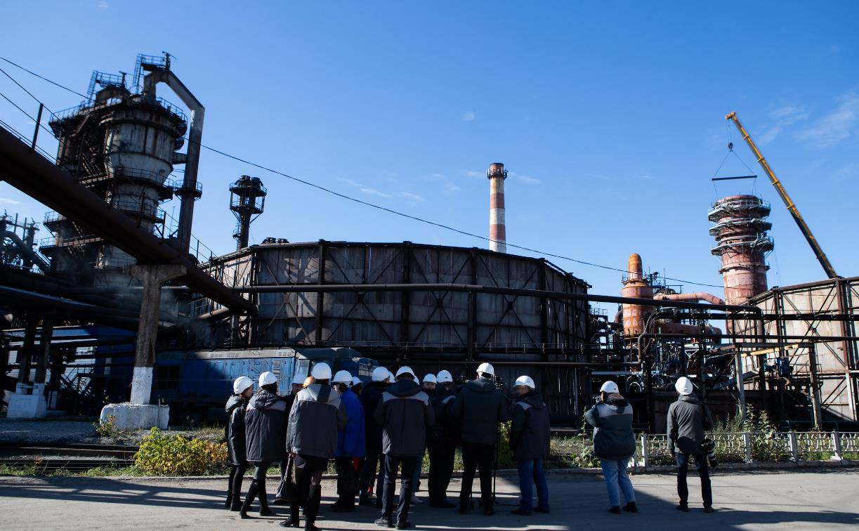 На Косогорском металлургическом заводе рассказали, когда исчезнут «лисьи хвосты»