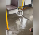 В Туле во время ливня затопило троллейбус 