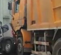 Под Тулой два грузовика смяли «Шевроле»: водитель чудом остался жив