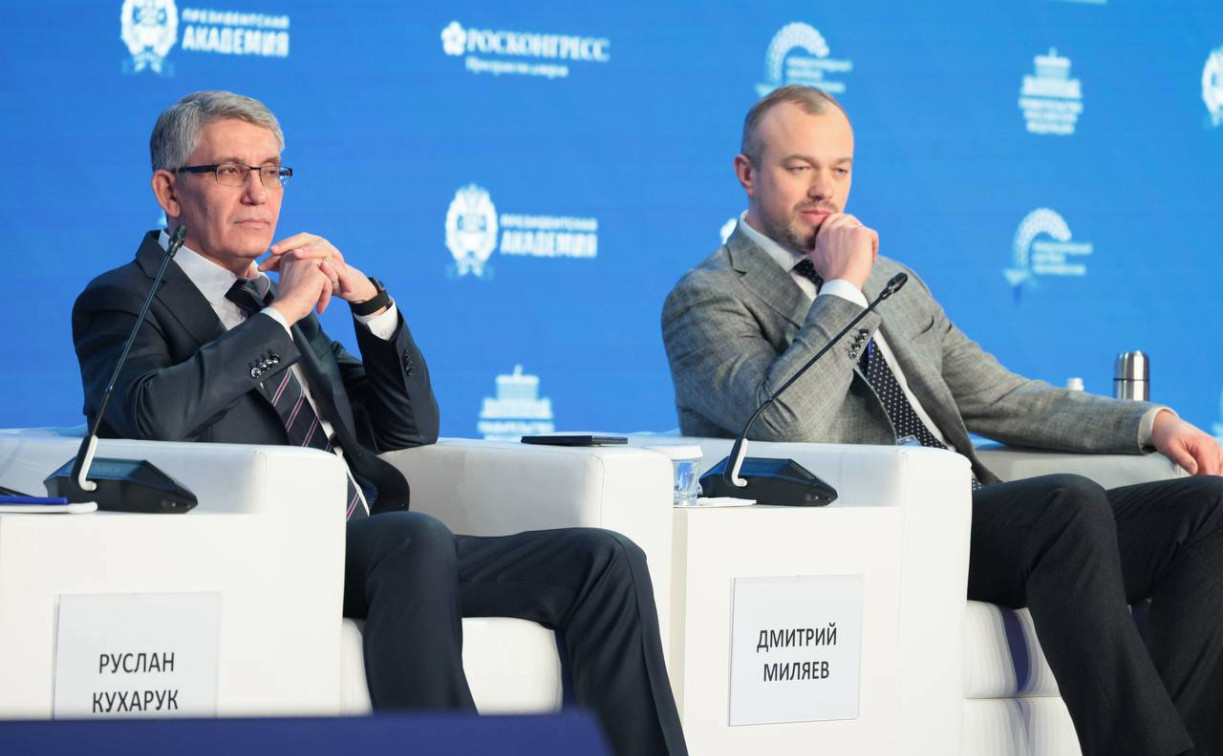 Тульская область – в числе регионов, где находят возможность повышать зарплаты муниципальным служащим