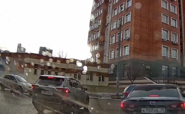 Двух торопливых водителей встретил туляк на ул. Мира