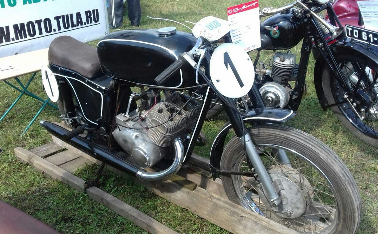 В Калуге на фестивале показали мотоцикл из частного тульского музея