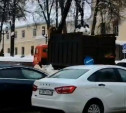 «Это мое ноу-хау»: Сергей Шестаков прокомментировал уборку снега грейфером