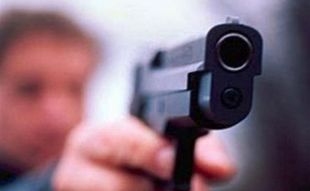 В Туле уроженец Белоруссии угрожал пистолетом администратору магазина