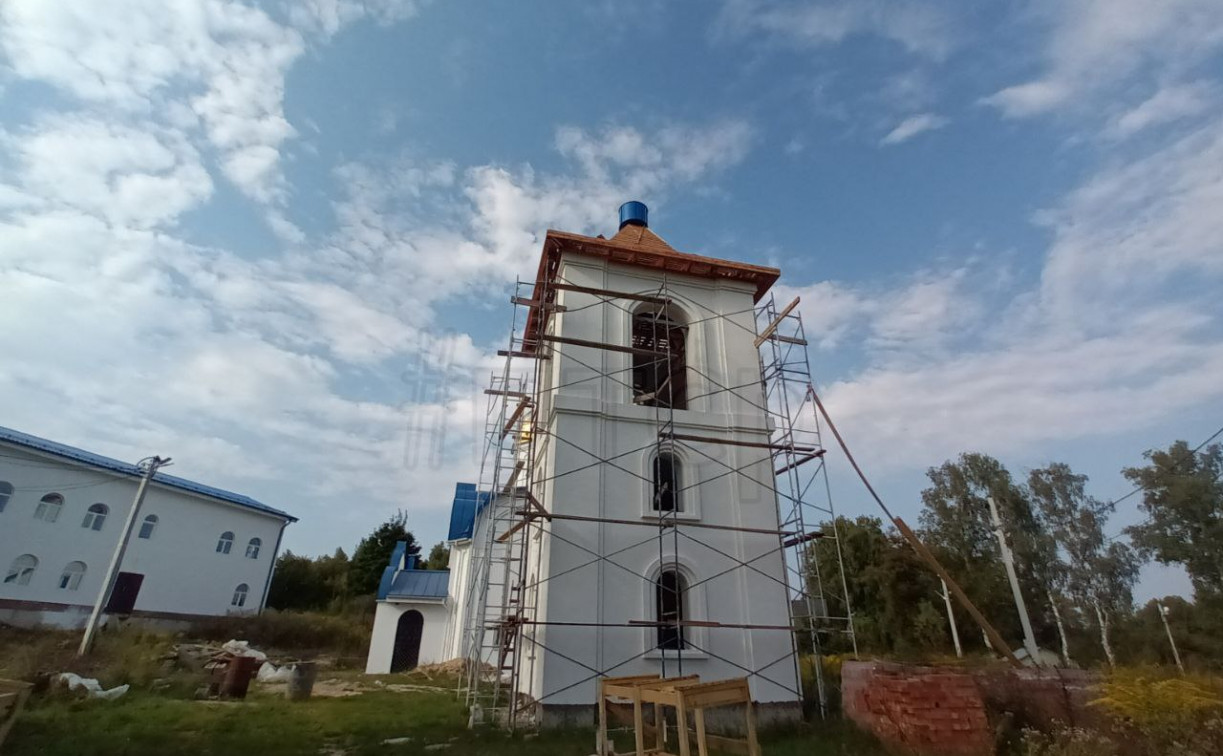 Рабочий сорвался со строительных лесов при реконструкции церкви в поселке Ломинцевский