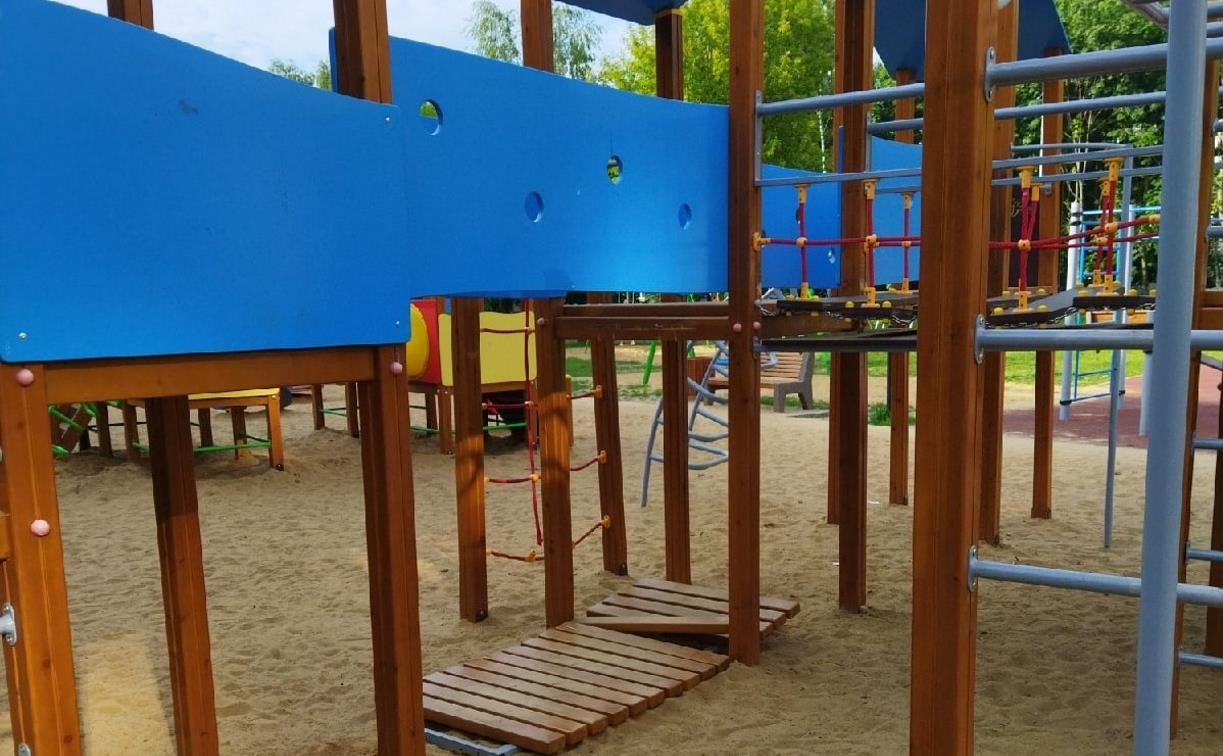 В Туле сломали часть детской площадки: полиция будет искать вандалов